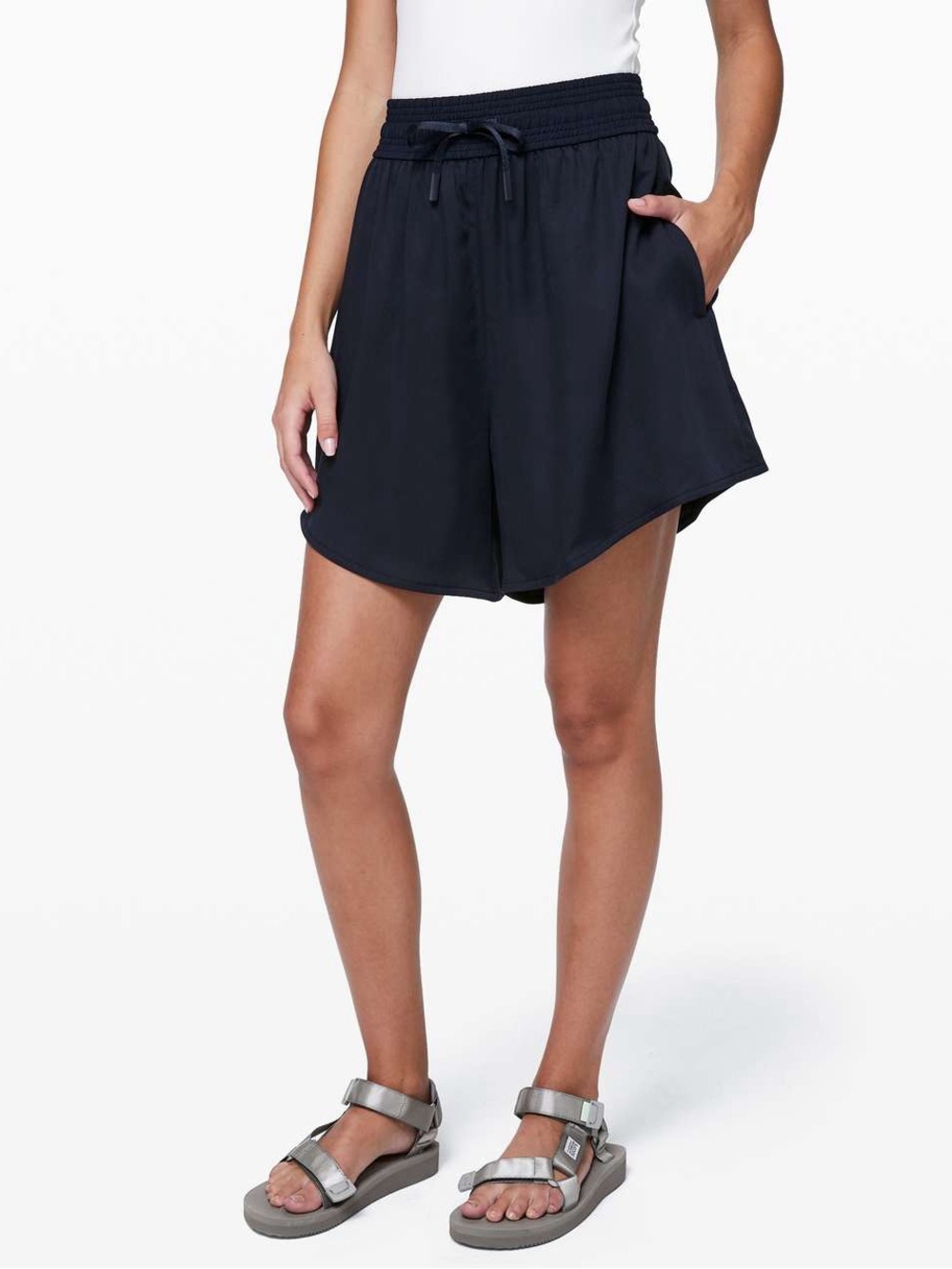 Lululemon Feeling Femme Short 5” True Navy Athletic Running Shorts Size 6
